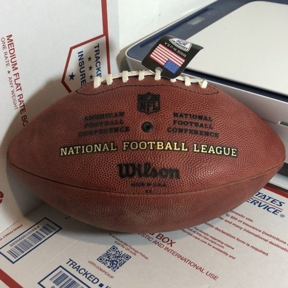 Harry Carson #53 "Giants" Signed The DUKE NFL Football with Halo Sticker - Picture 5 of 5